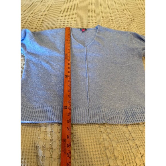 Vince Camuto Sweater Size Large V Neck Baby Blue “Fuzzy” Knit Soft Top - Picture 9 of 10
